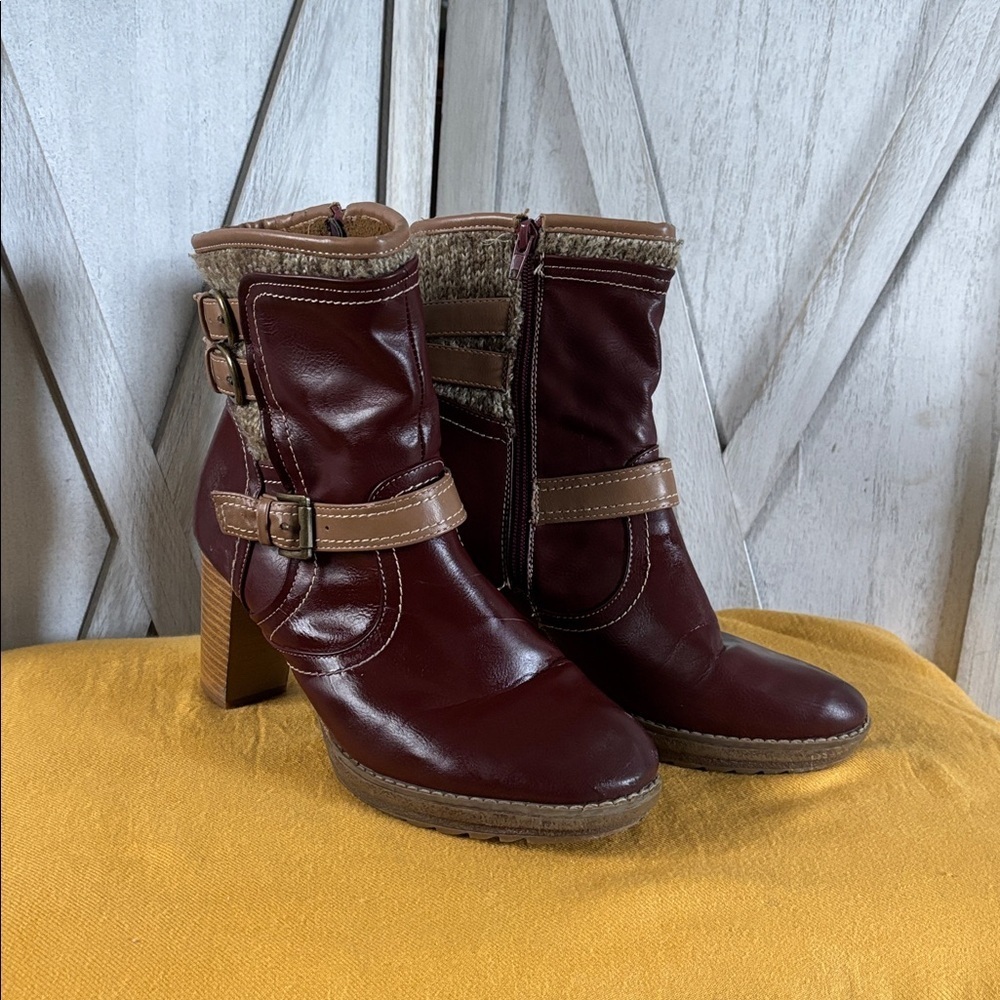 Muk Luks Burgundy Sweater Buckle Heeled Western Boot Size 10